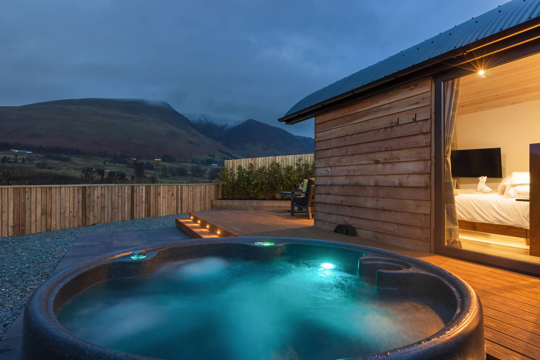  Luxury Mountain View Hot Tub Huts 